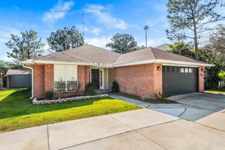 109 Rivercrest Circle
