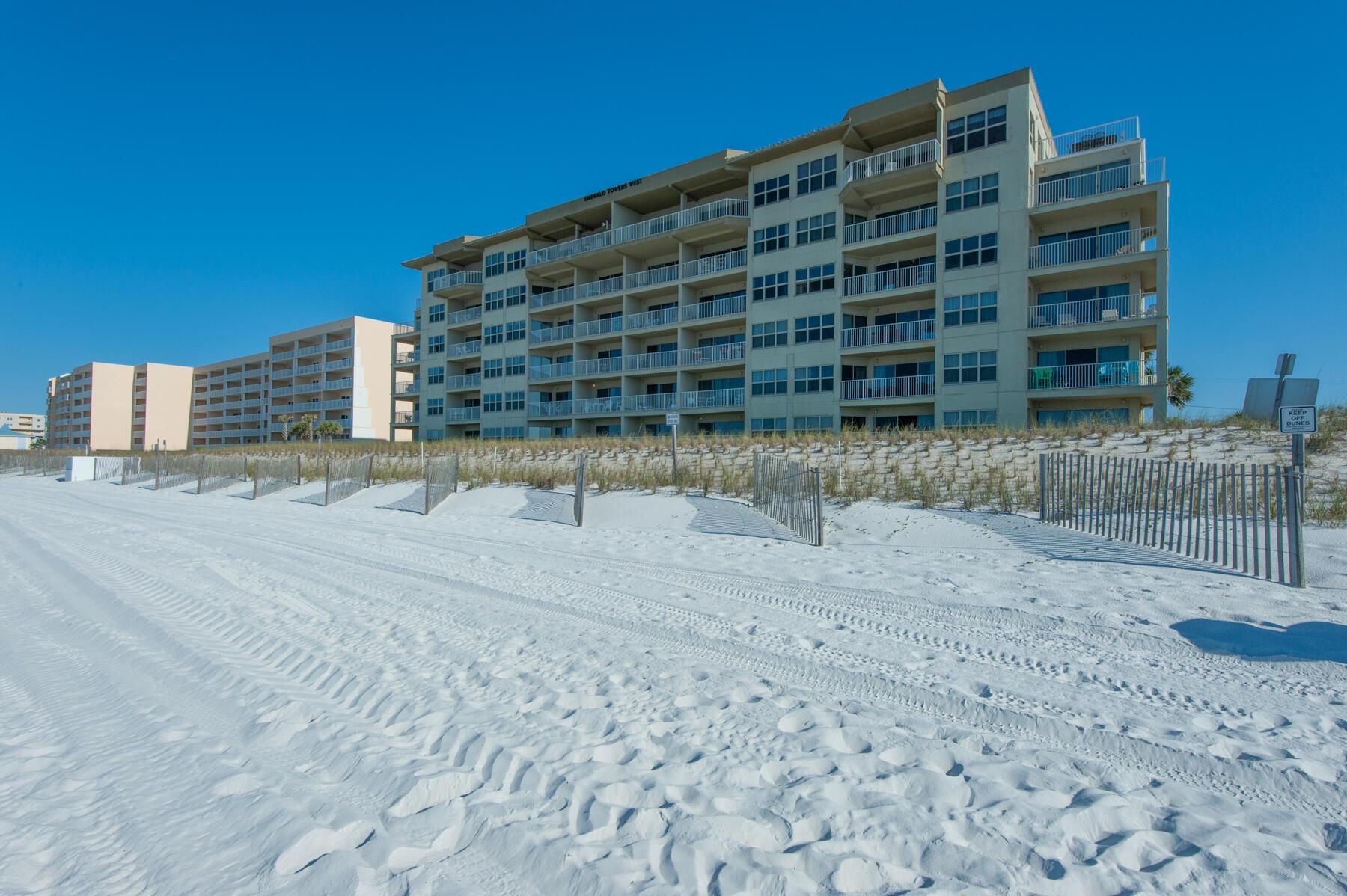 Image 2: 9_EmeraldTowersWest_20150422_025