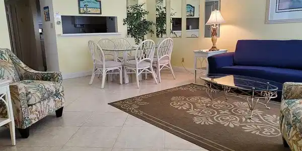 Image 3: 76ALivingDining