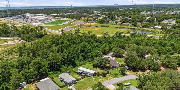 Image 4: 4-web-or-mls-DJI_20260608134324_0270_D