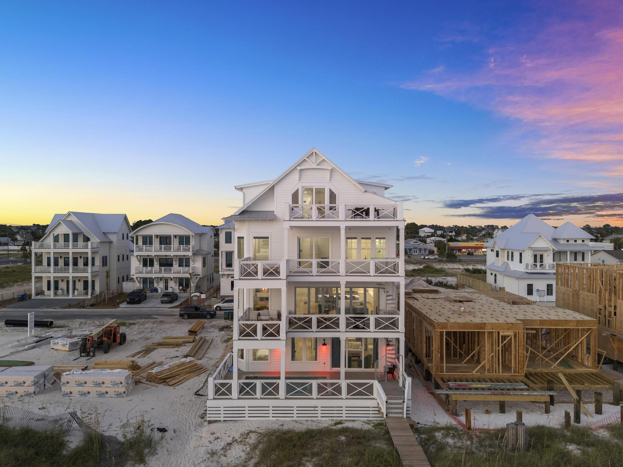 Image 3: 5939 Gulf Drive