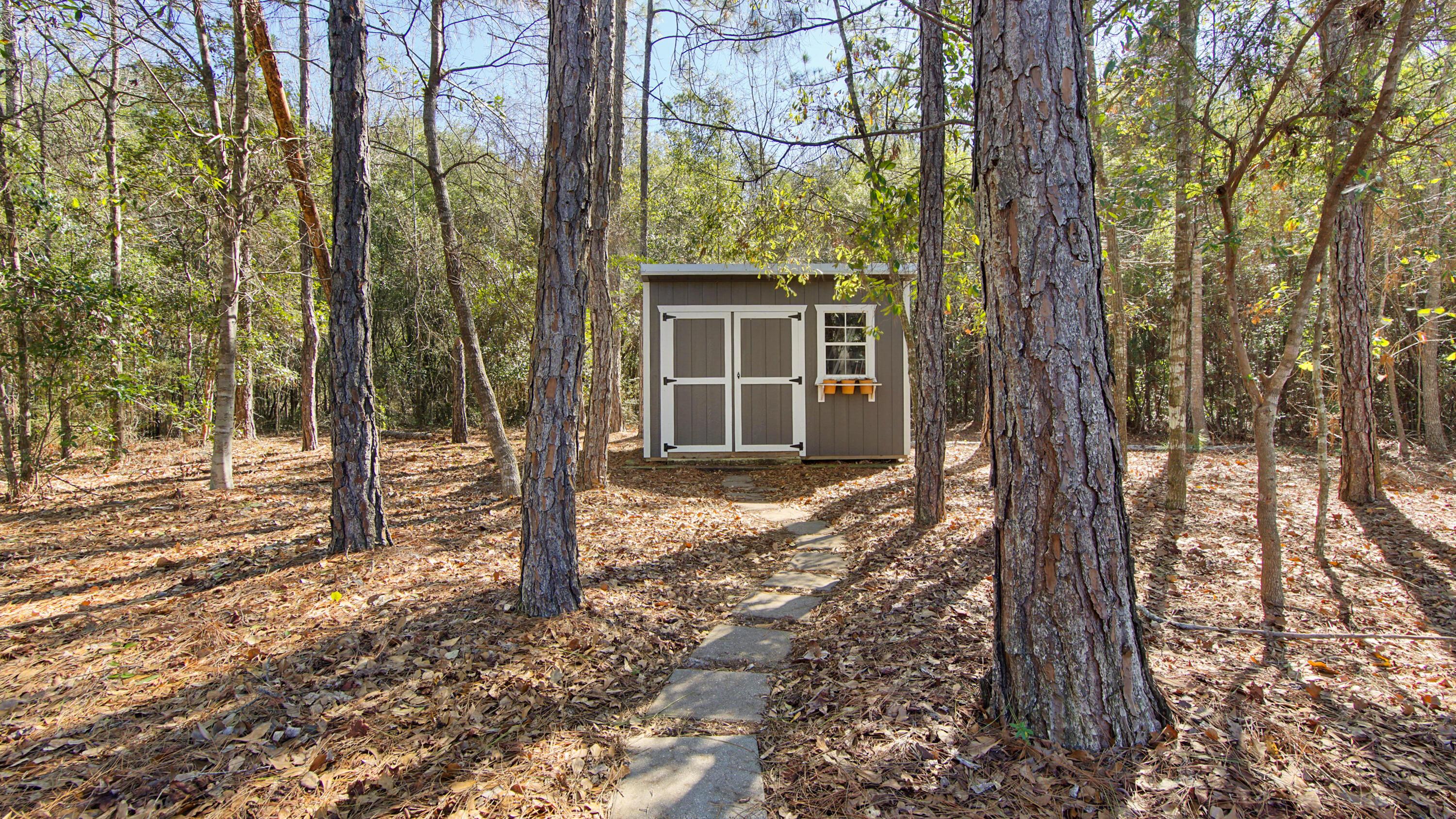 Image 4: Yard Shed