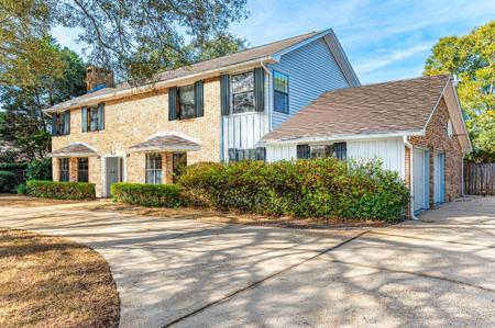 2 Grandview Drive