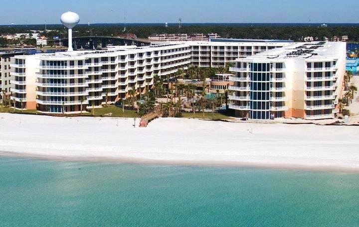 Image 3: Waterscape Resort from water