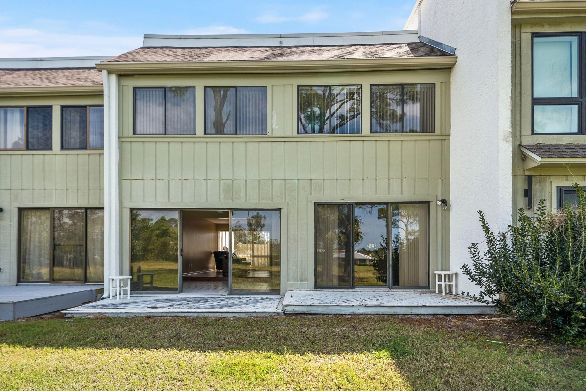 Image 3: Exterior Back