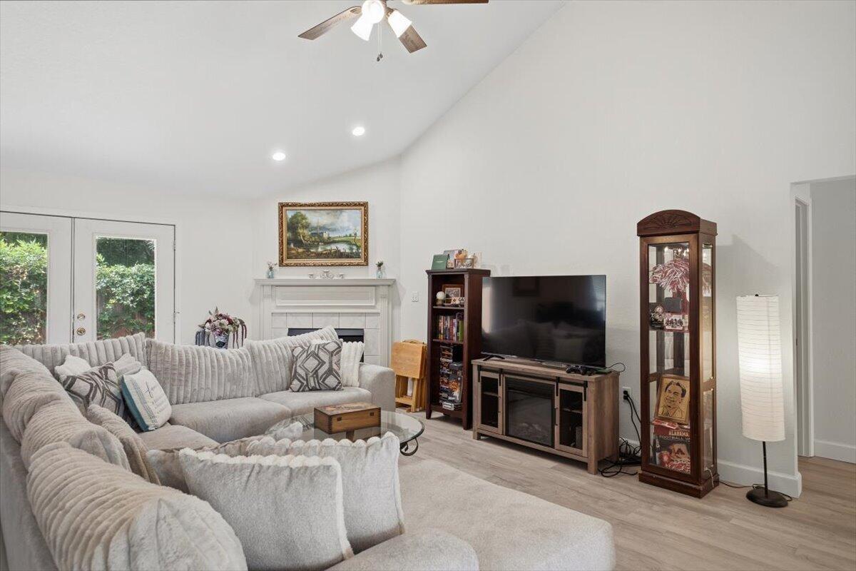 Image 4: 05-20260729 2199 Opal Ct 002