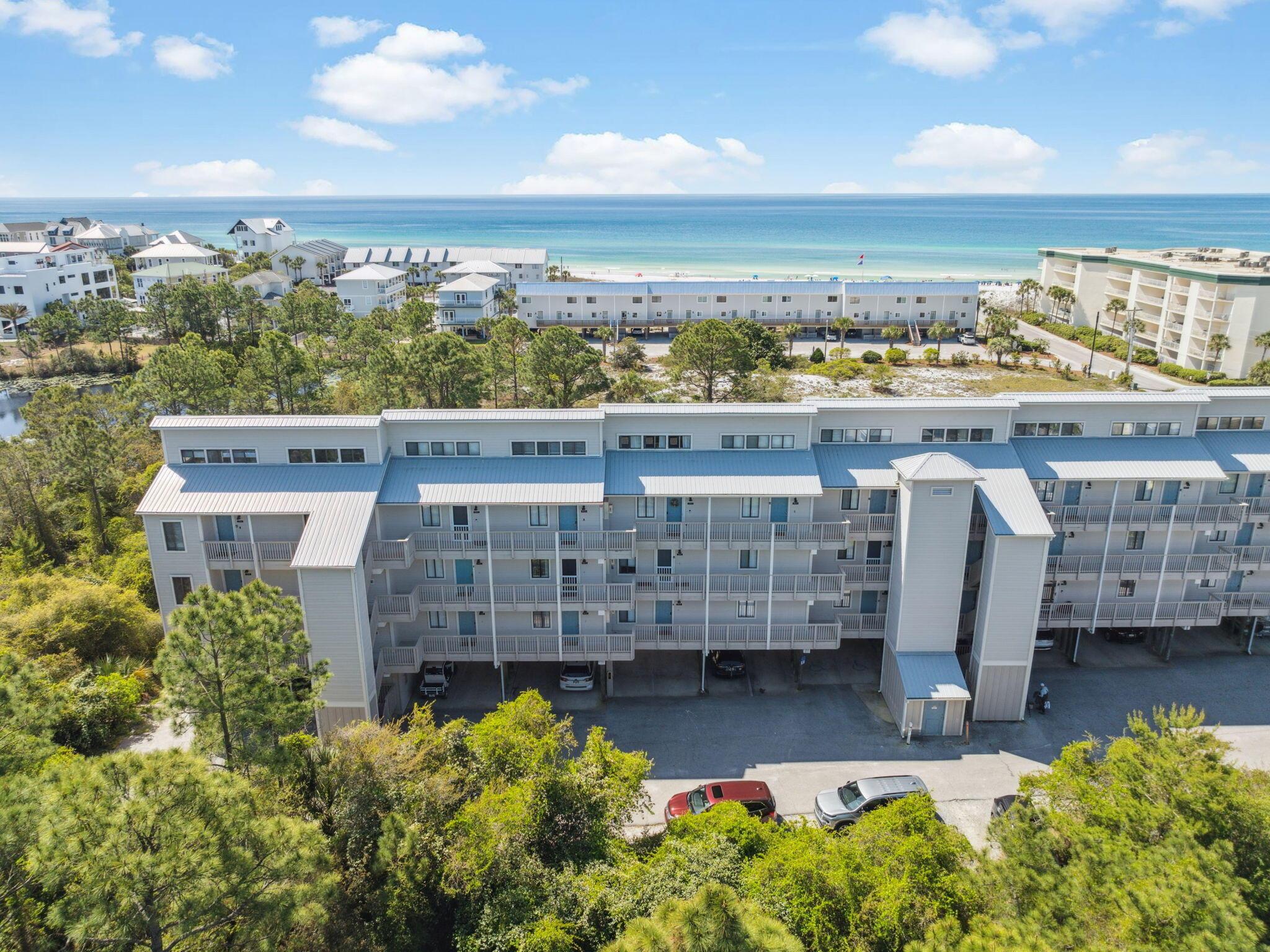 Image 1: Array_145BeachfrontTrailUnit102A-6
