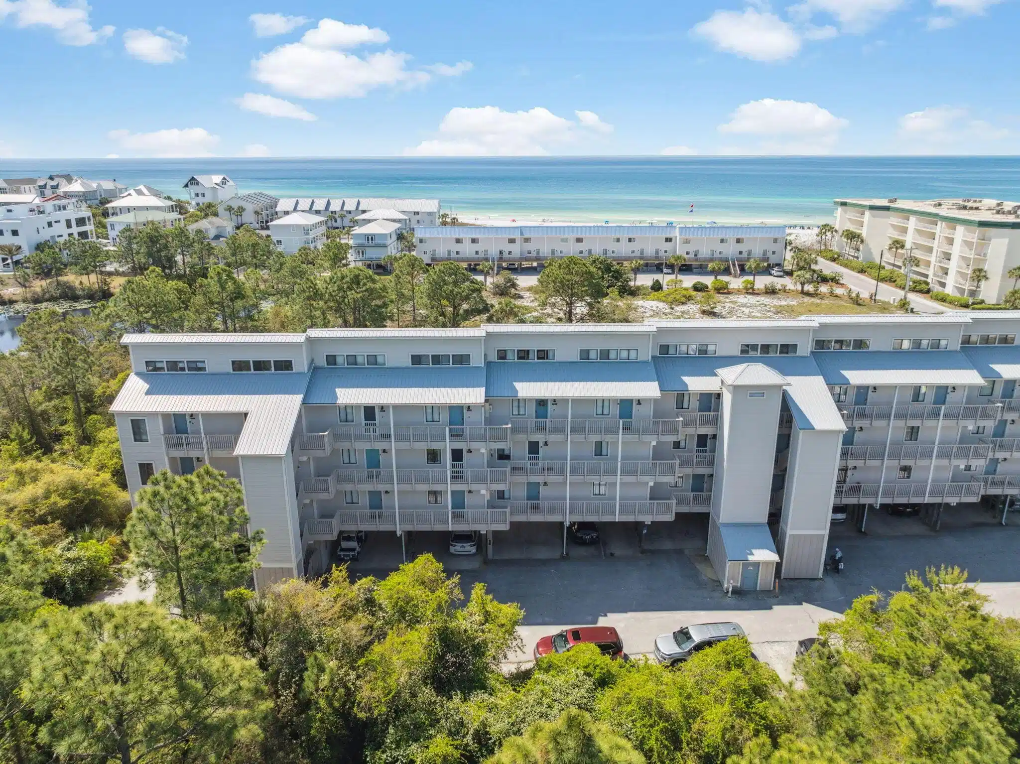 Image 1: Array_145BeachfrontTrailUnit102A-6