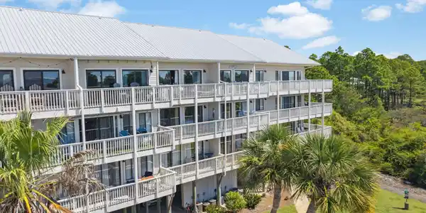 Image 3: Array_145BeachfrontTrailUnit102A-10