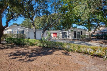 8 Country Club Road