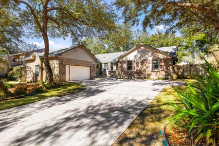 125 E Bermuda Circle