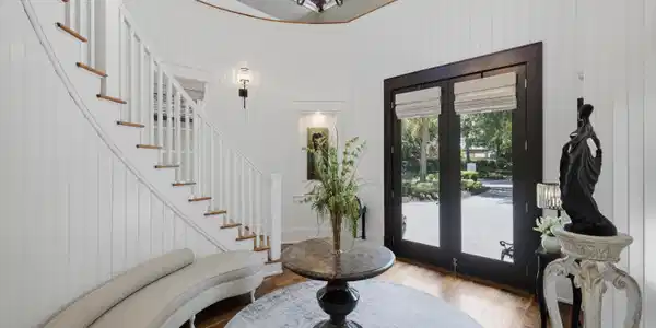 Image 3: Entry