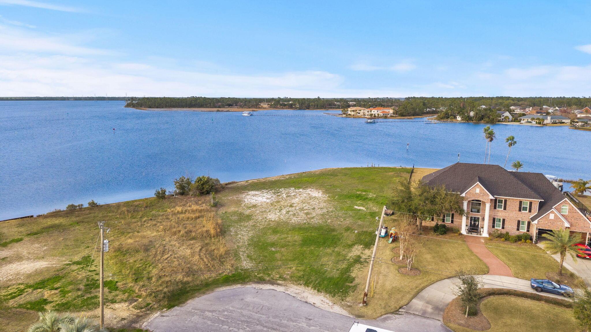 Image 3: .76 Acre Waterfront Homesite