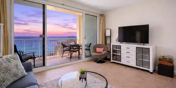 Image 4: ADI #1705_Livingroom