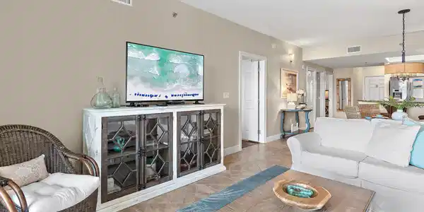 Image 2: Living Room
