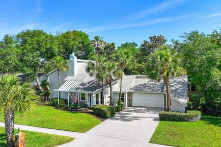 90 W Country Club Drive