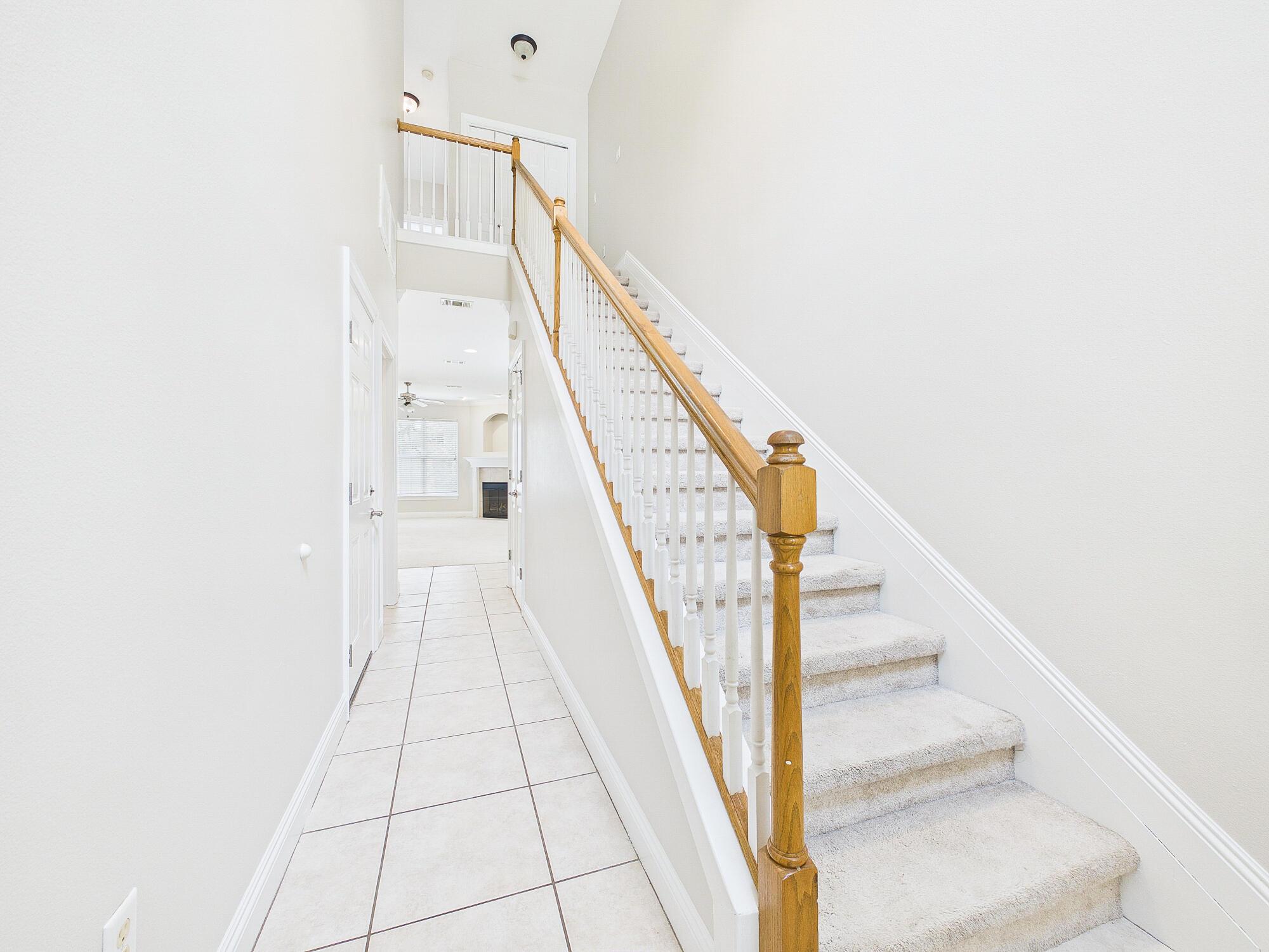 Image 3: Entry