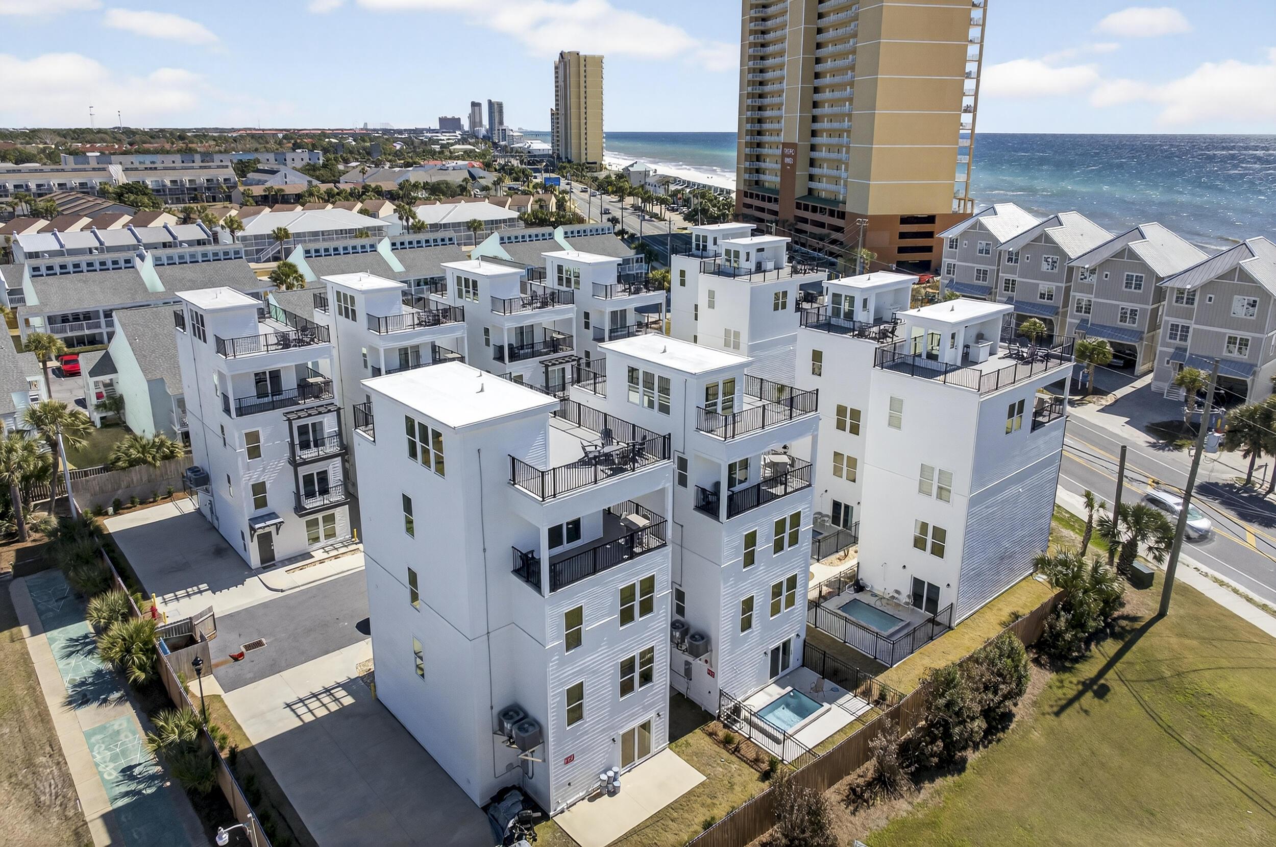 Image 1: Villas at Laguna Beach-4