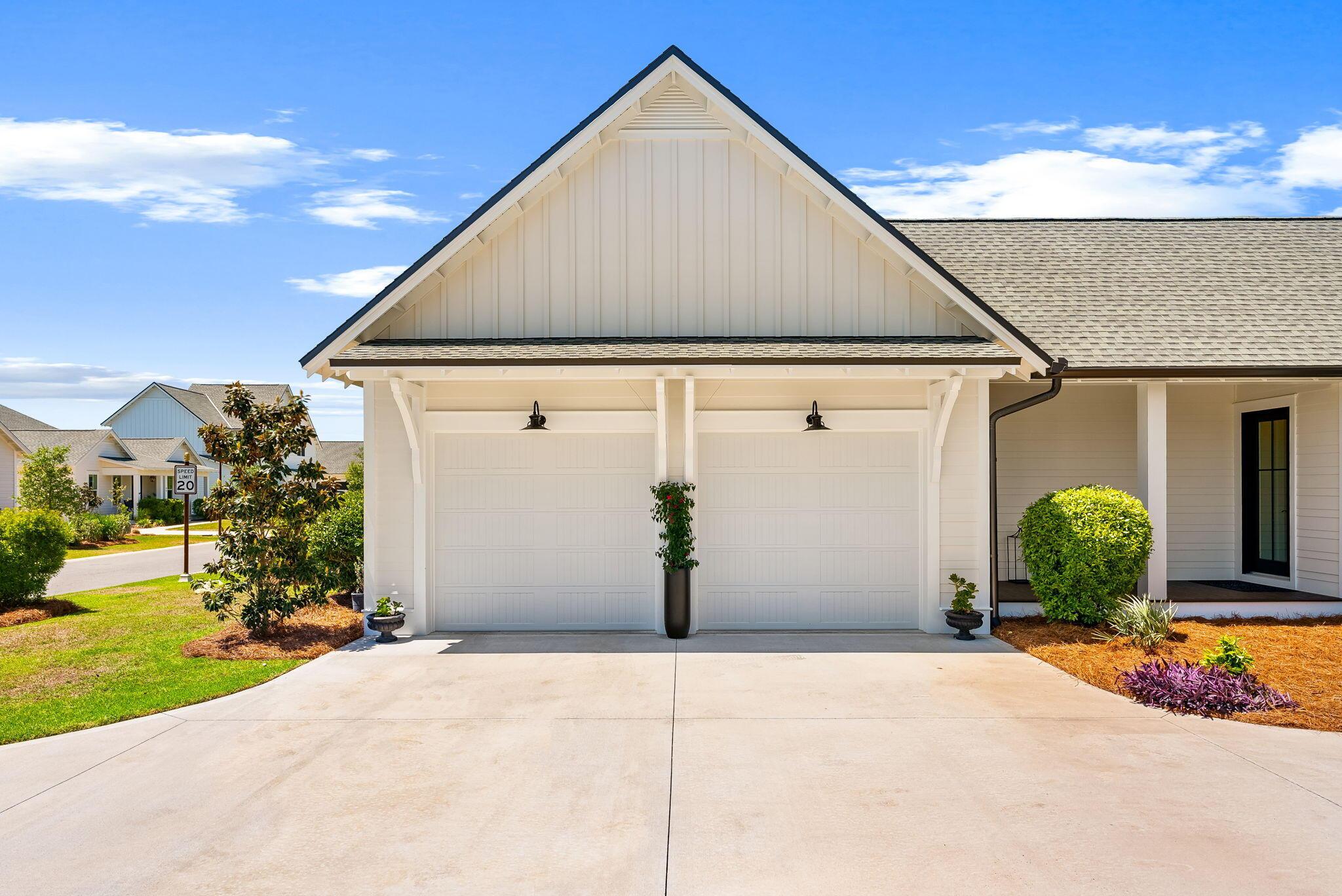 Image 3: 3-web-or-mls-PANHANDLE - 20 W FIRETHORN