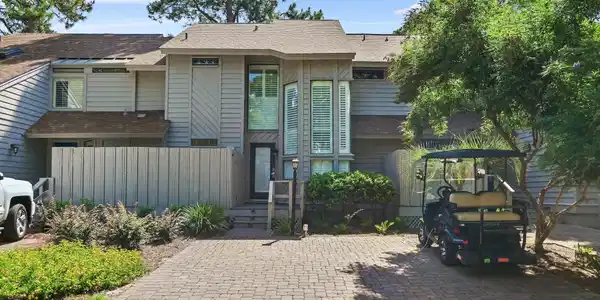 252 Kingfisher Drive