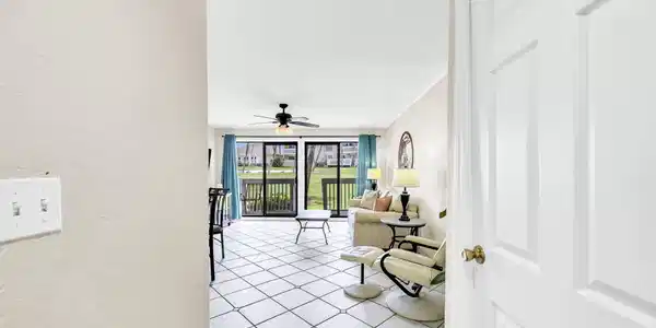 Image 3: 3-web-or-mls-DSC08724
