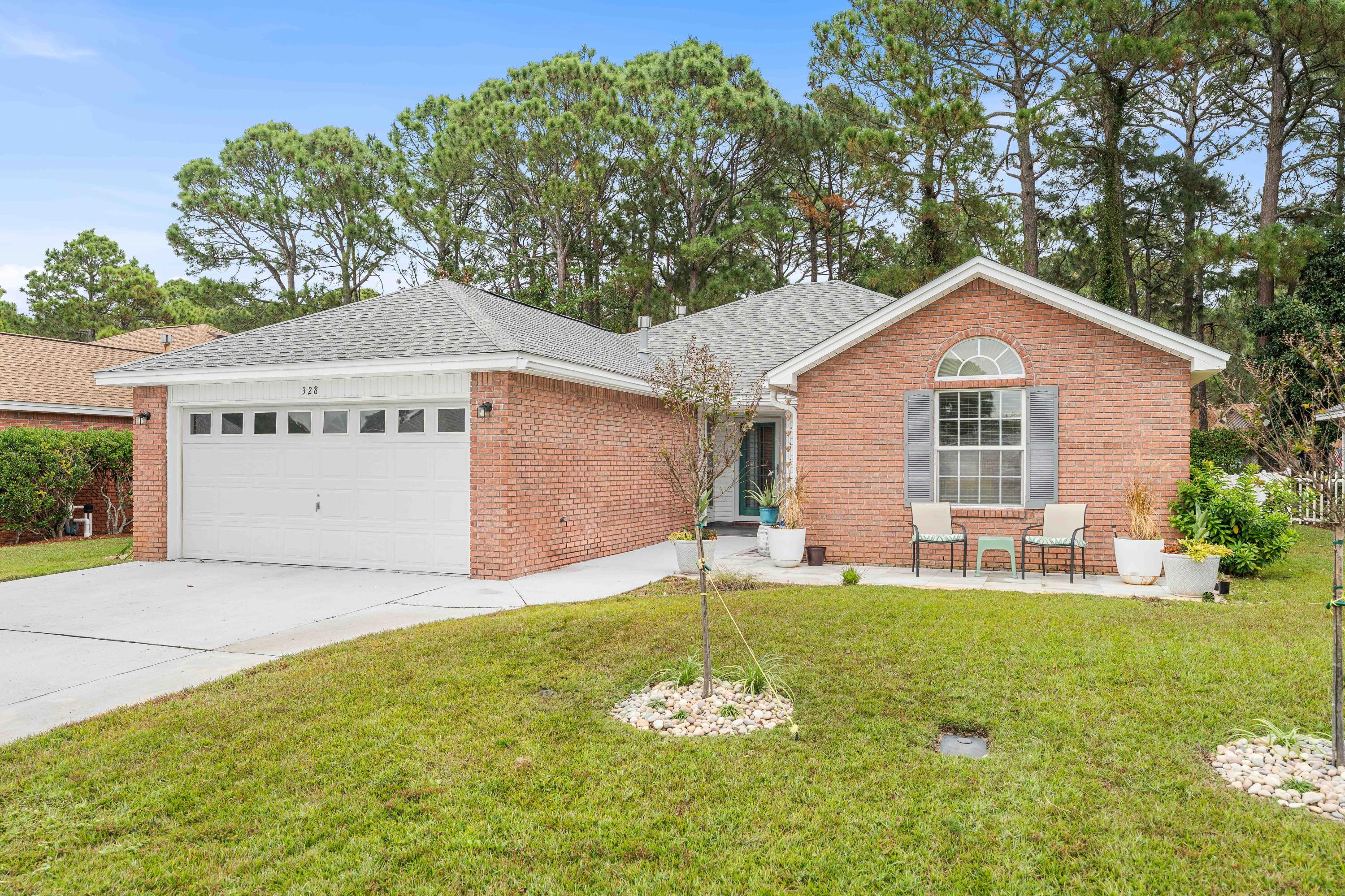 Image 1: 328 Bay Tree-45