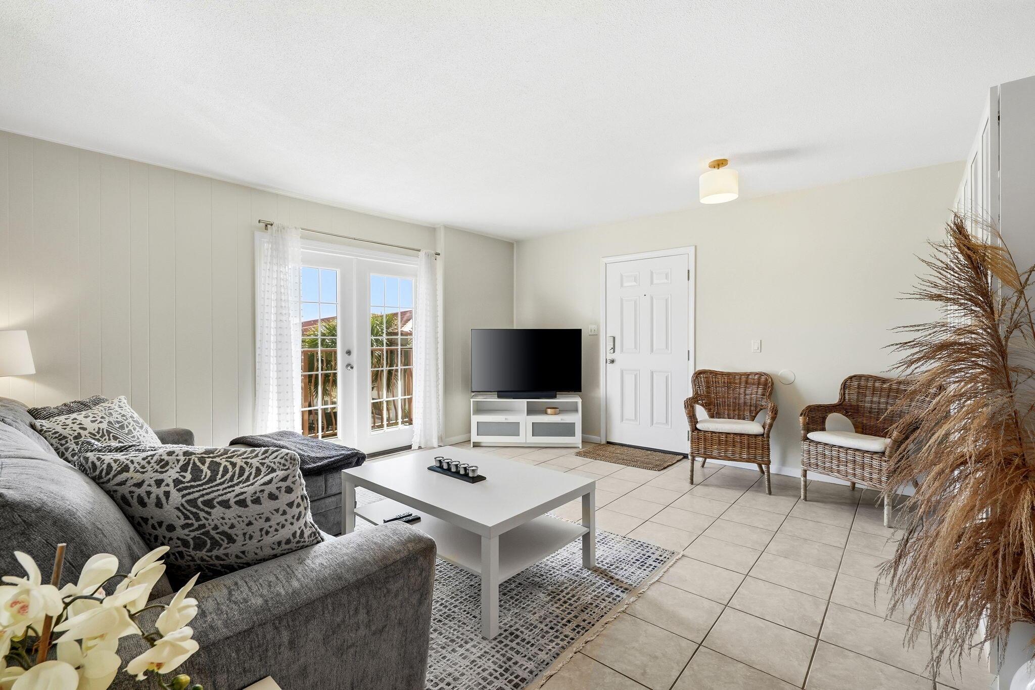 Image 3: 5-web-or-mls-2100 W Beach Dr B202 -05