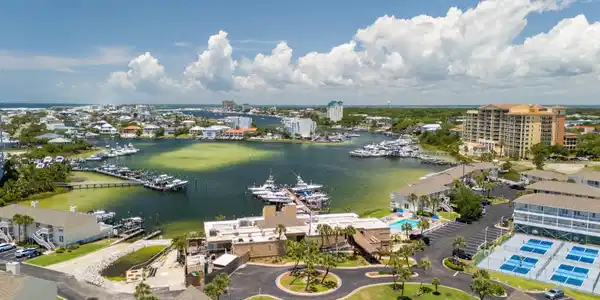 Image 4: Marina in Sandpiper Cove