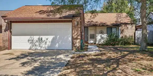 1020 Alderwood Way