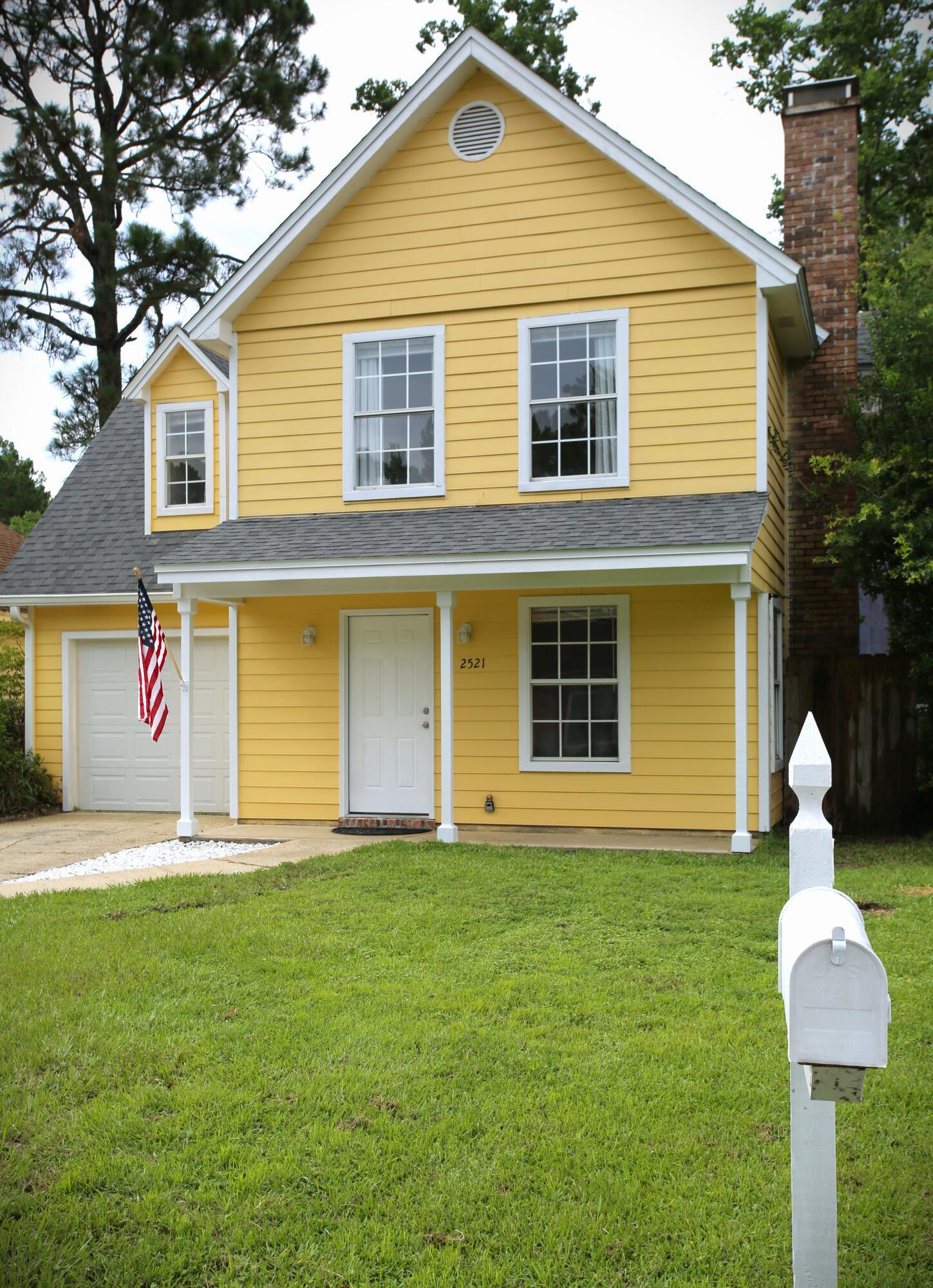 Image 2: exterior 1