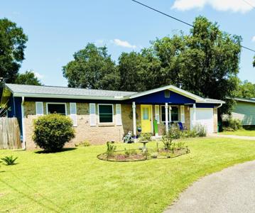 11 Port Dixie Boulevard
