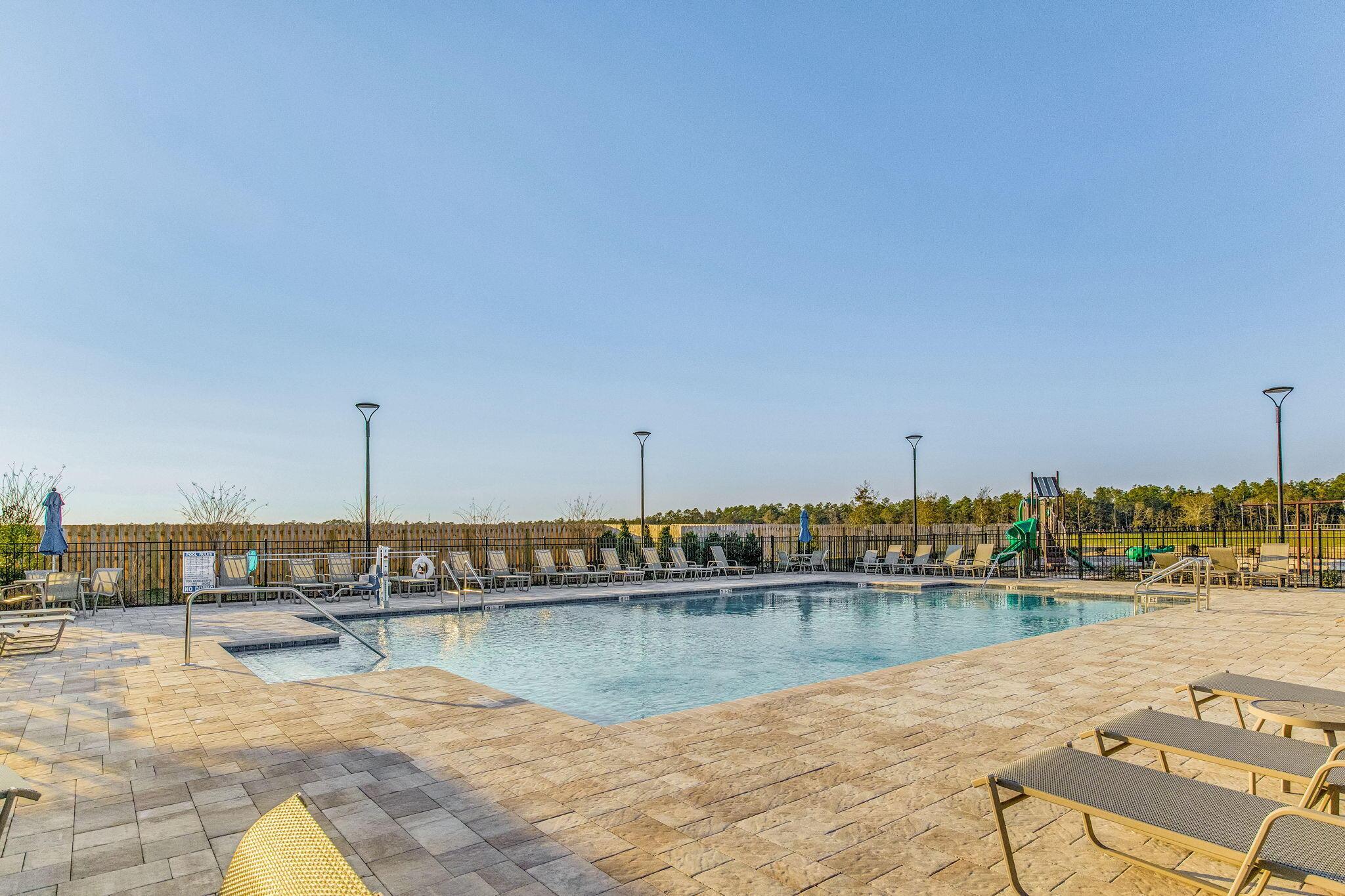 Image 4: Community Pool