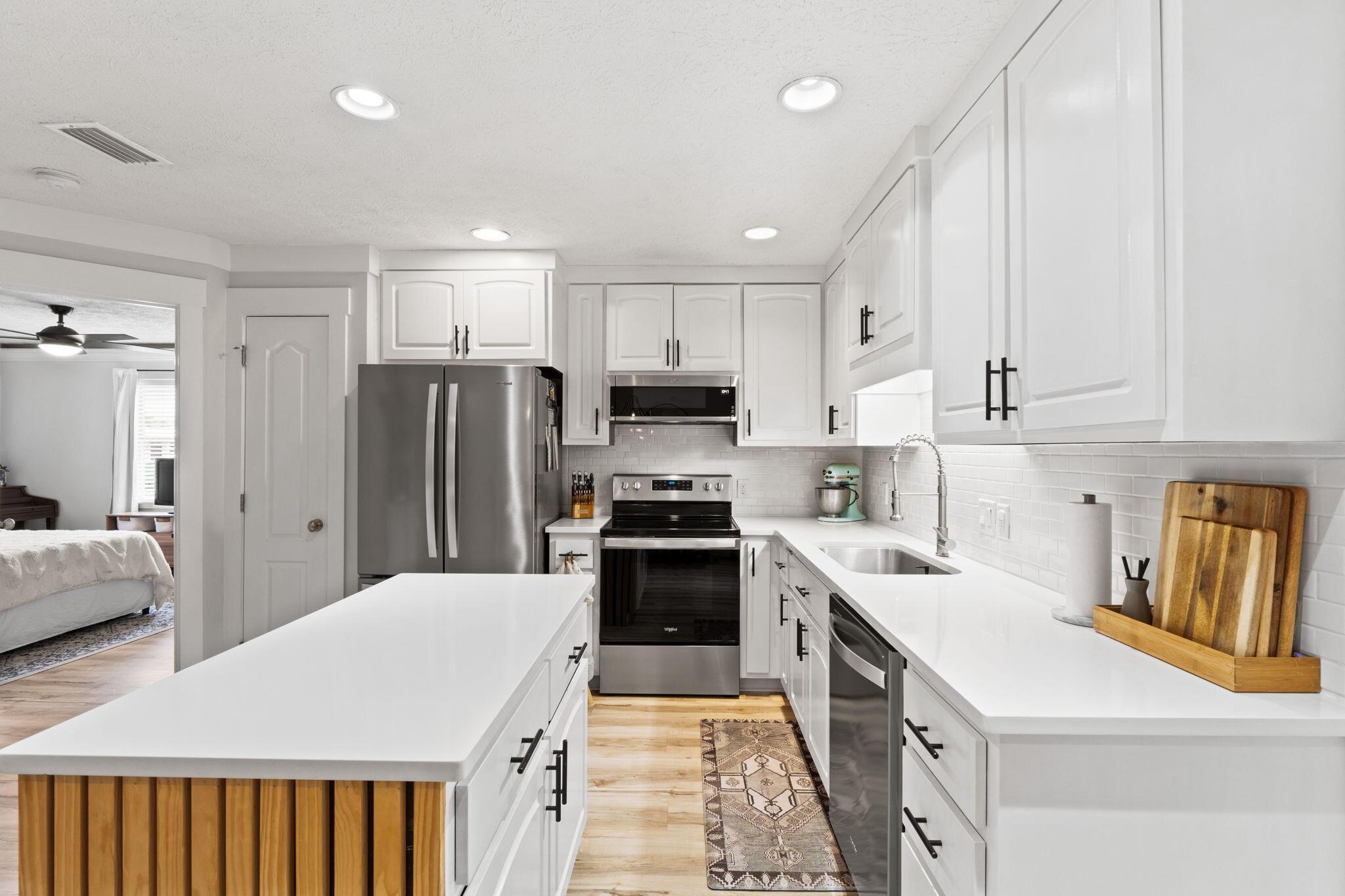 Image 2: 19-web-or-mls-FDP05330