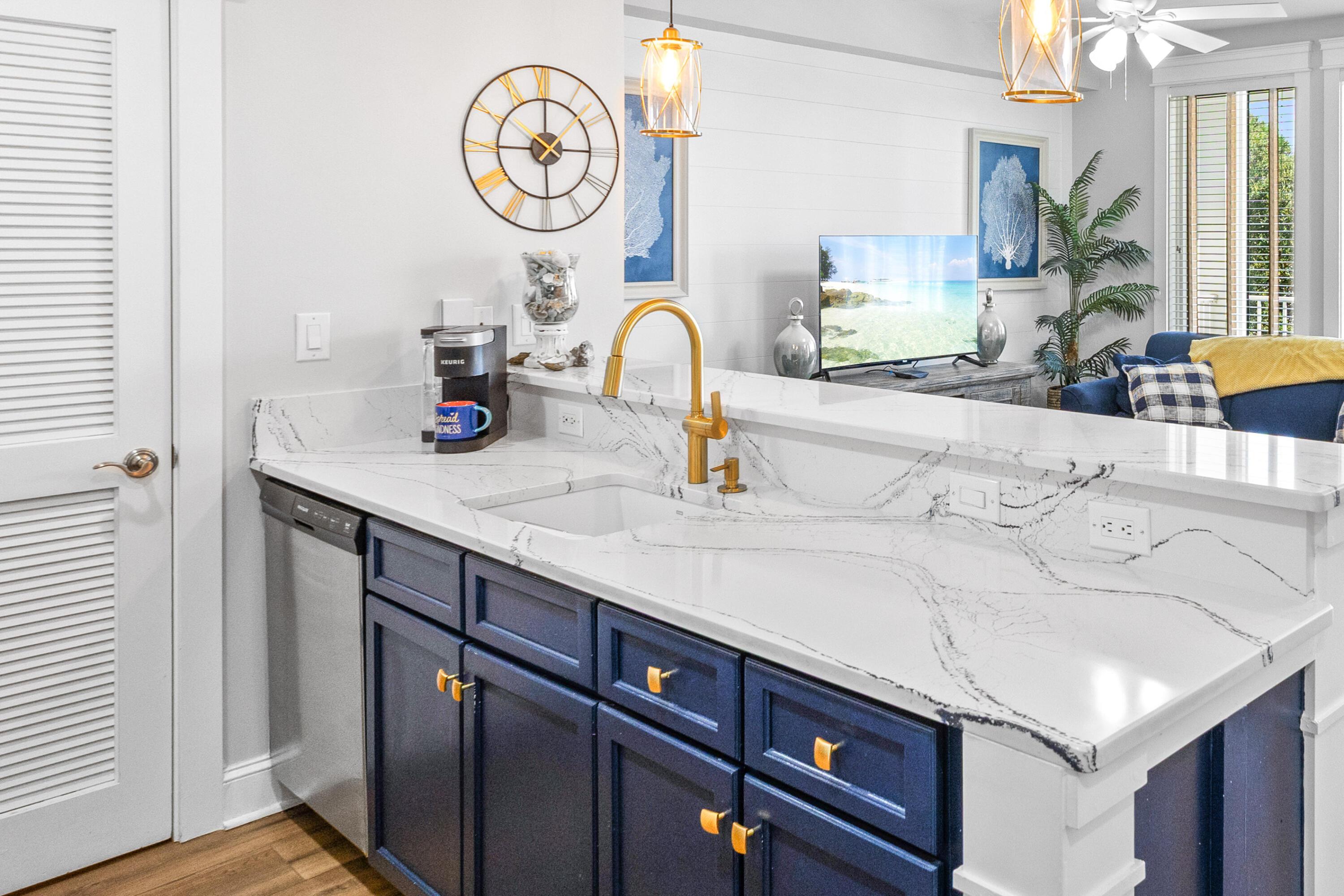 Image 2: Kitchen