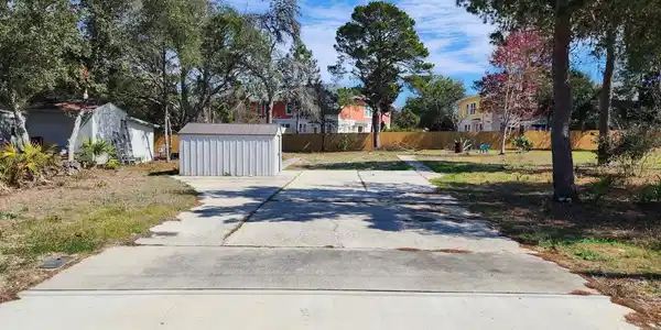 800 Avenue C