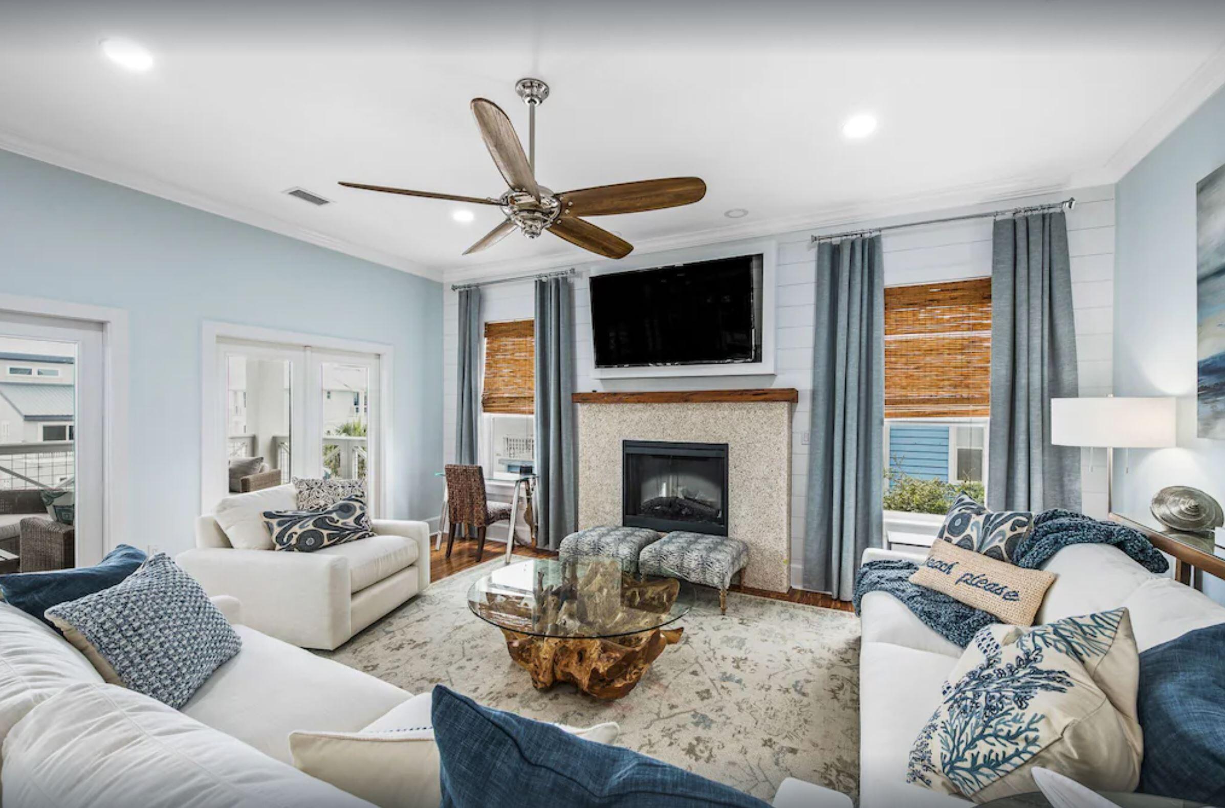 Image 4: 2nd floor living area