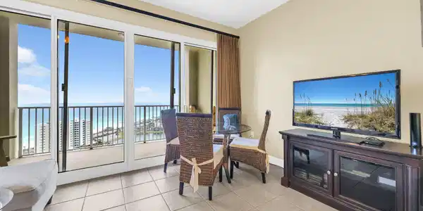 Image 4: Living Room(2)
