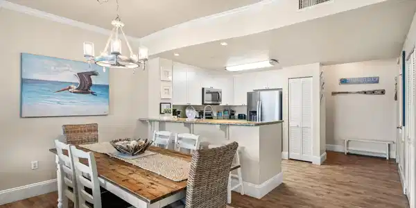 Image 3: Dining Area