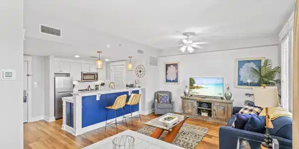 Image 3: Living Area