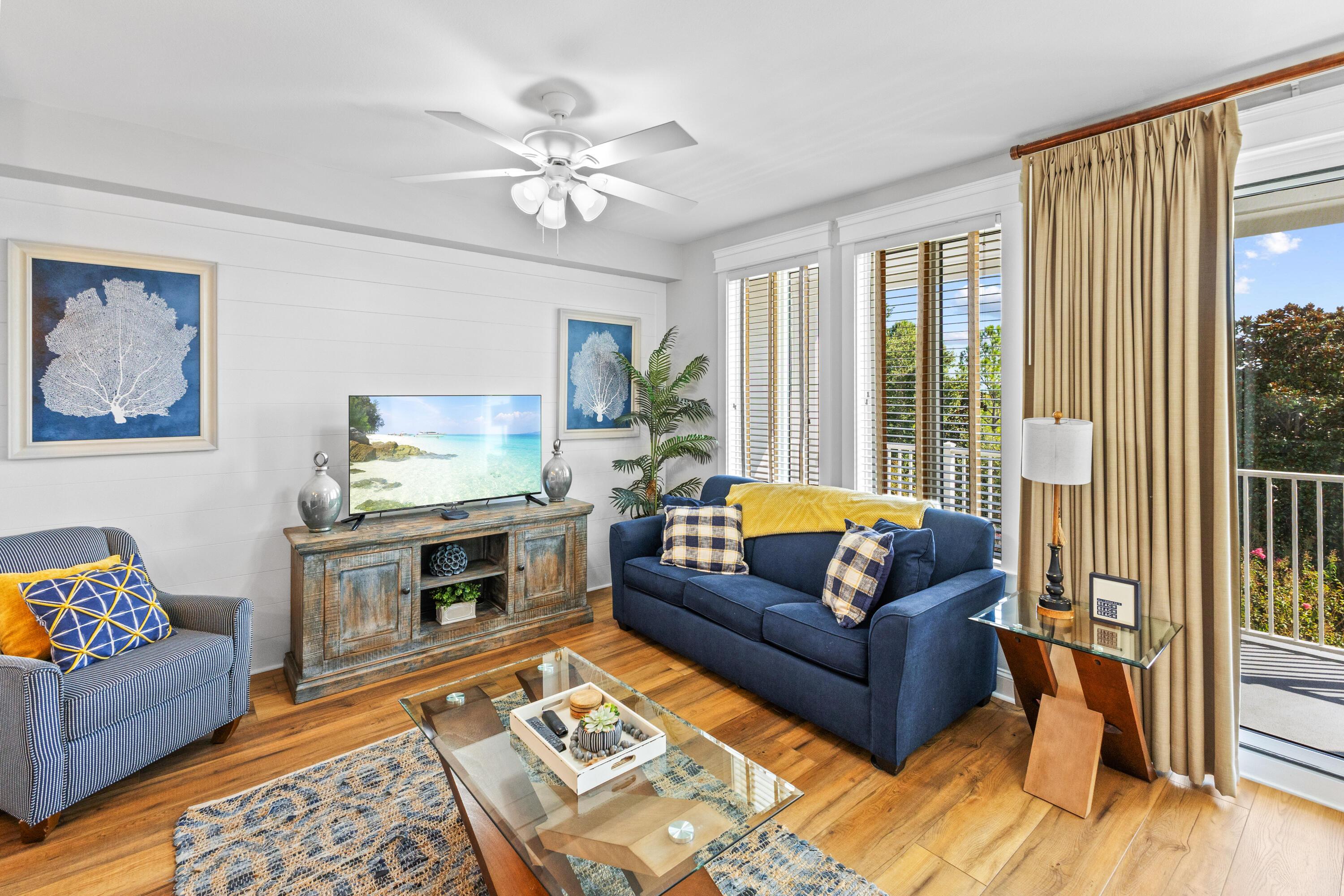 Image 4: Living Area