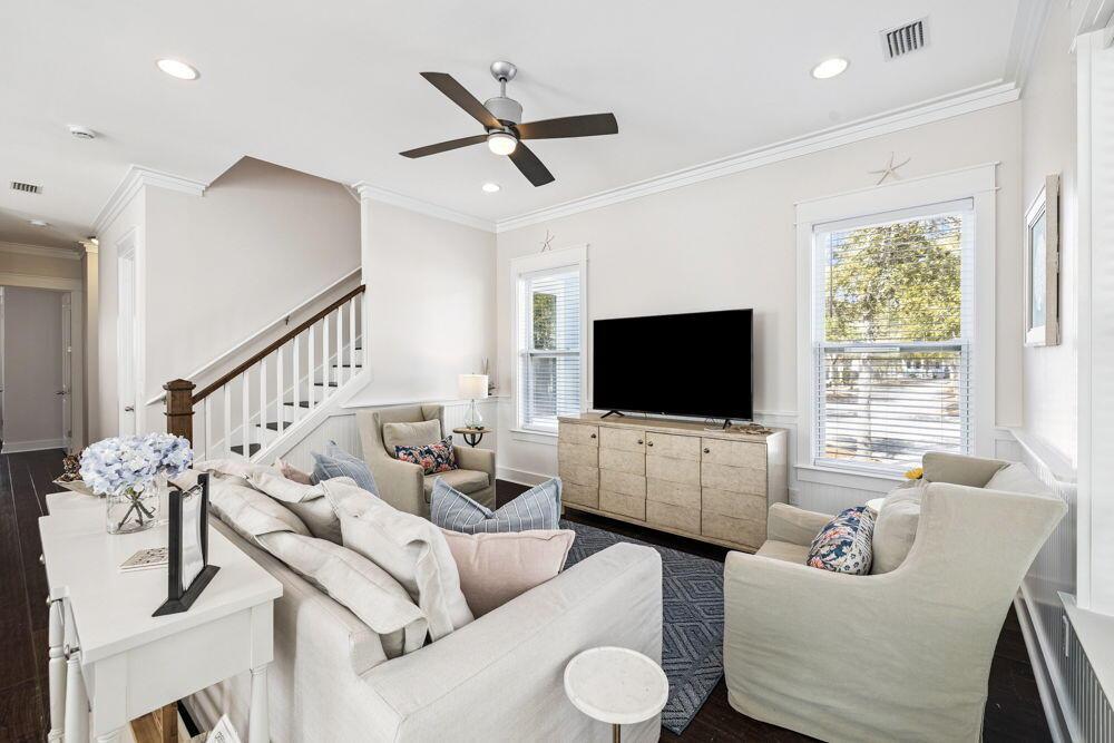 Image 3: Array_43GreenwayParkAvenue-18