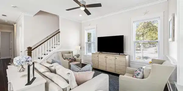 Image 3: Array_43GreenwayParkAvenue-18