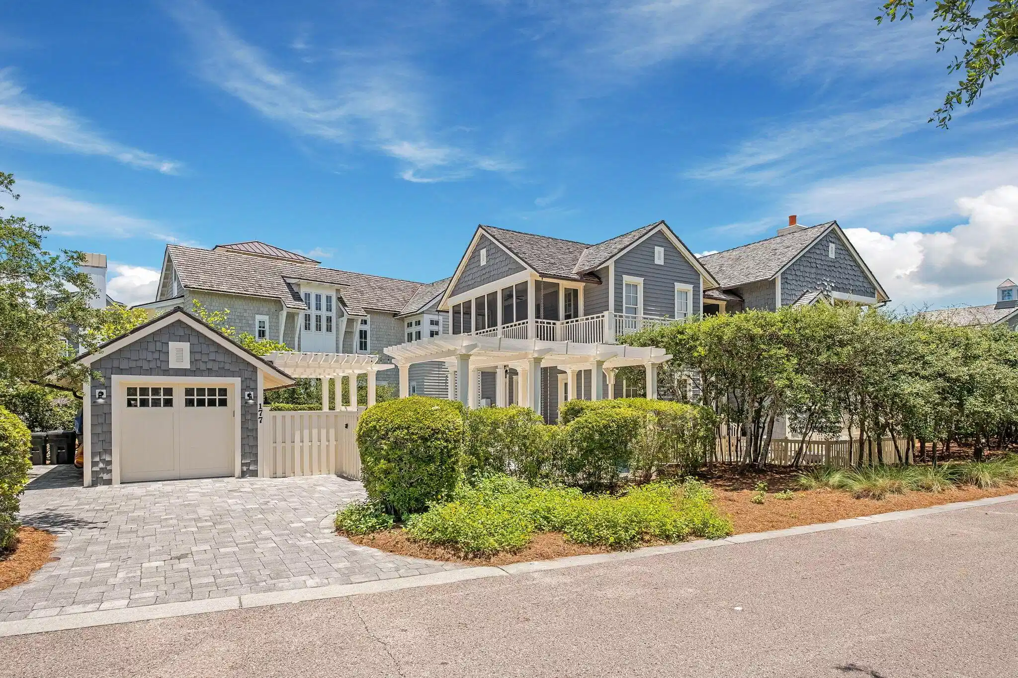 Image 1: 2-web-or-mls-dune-lake-studio-2