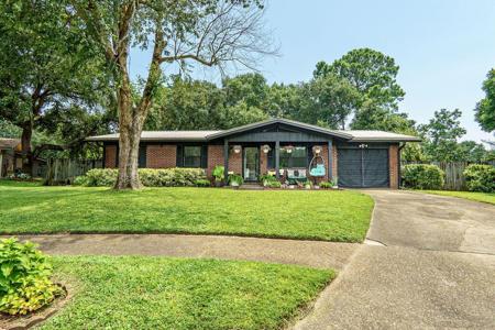 123 Pinewood Terrace