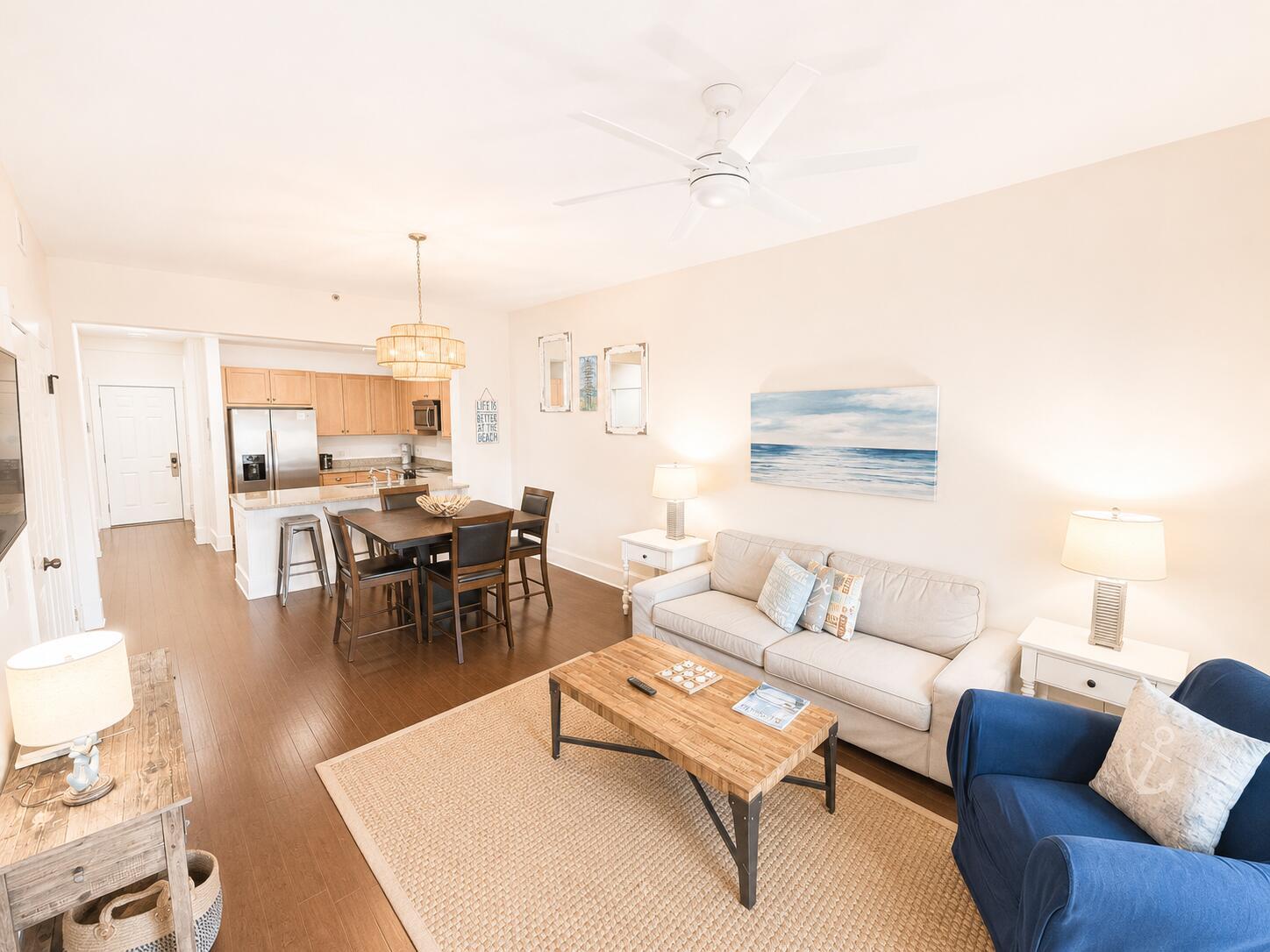 Image 4: living area