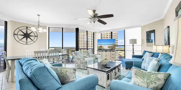 Image 3: Living Room