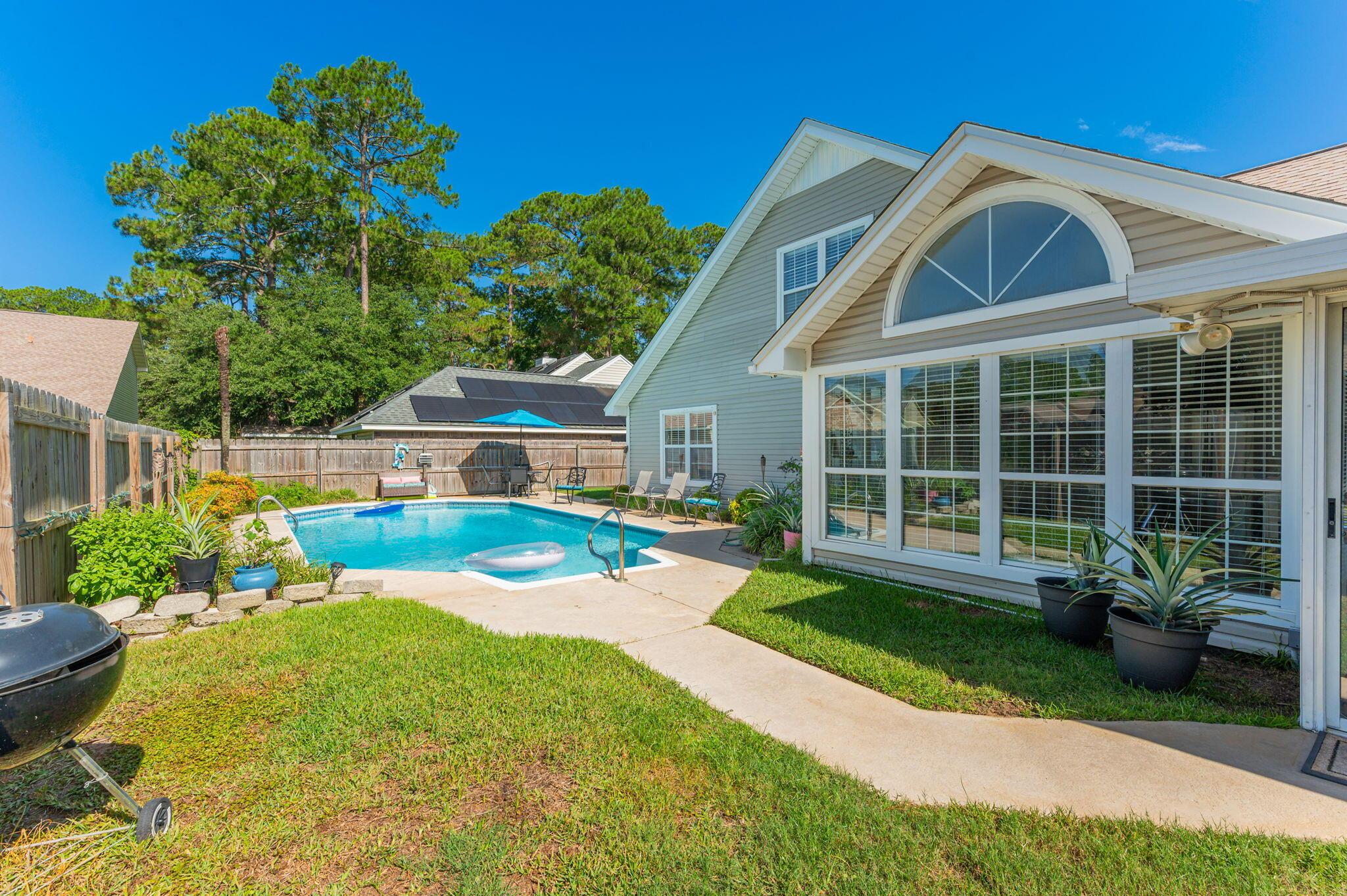 Image 3: Backyard