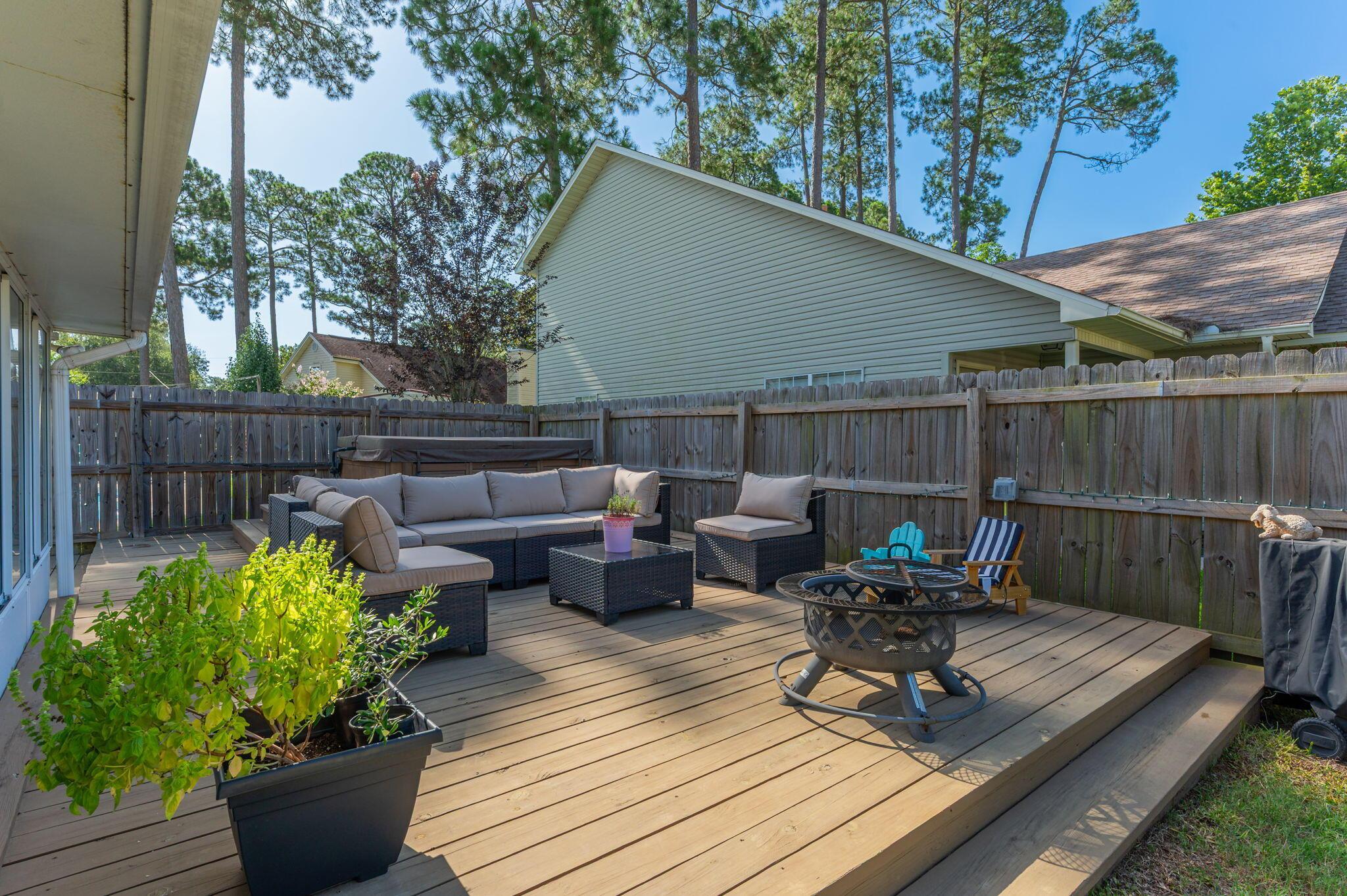 Image 4: Back Patio