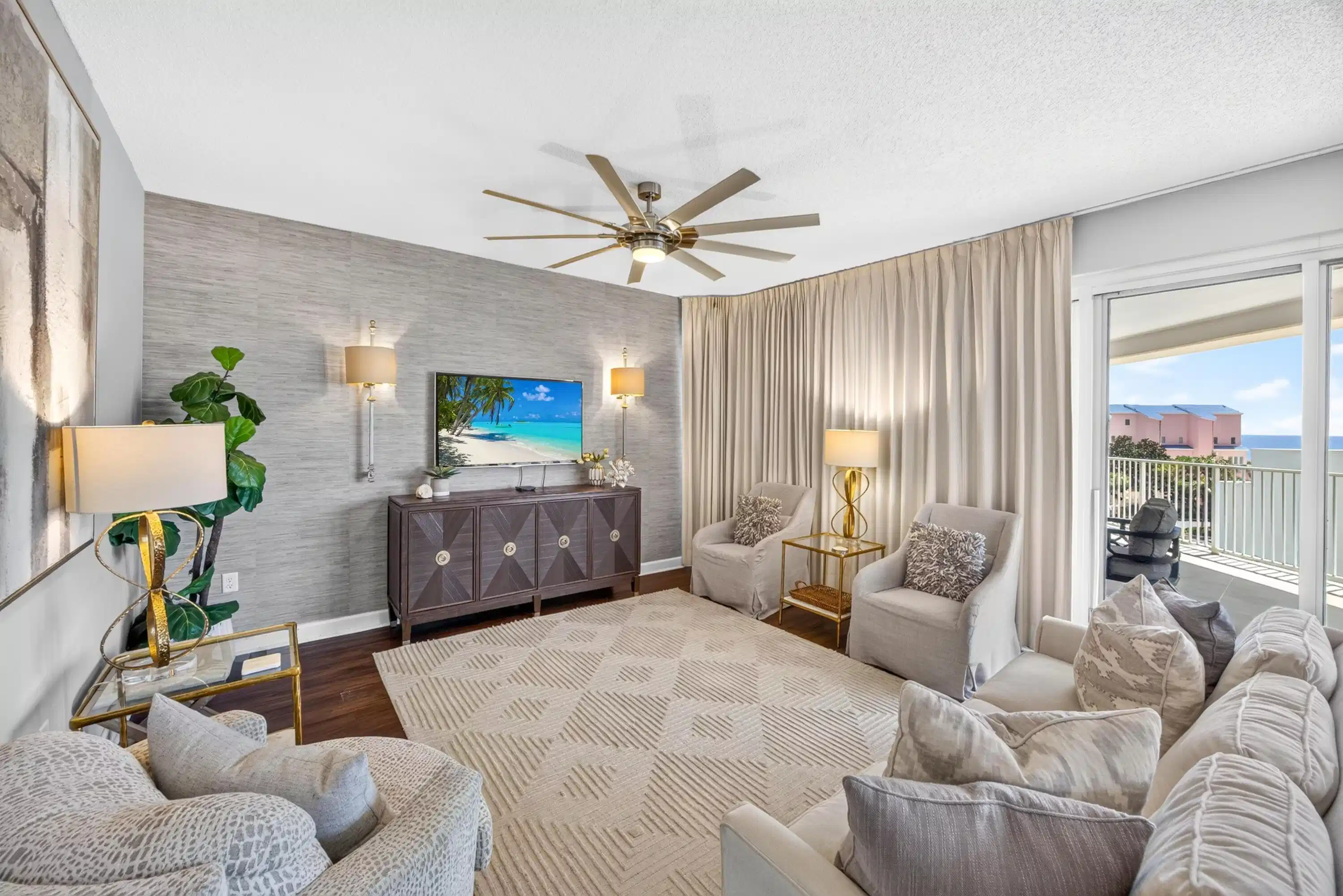 Image 1: Living area