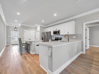 18 W Apollo Avenue